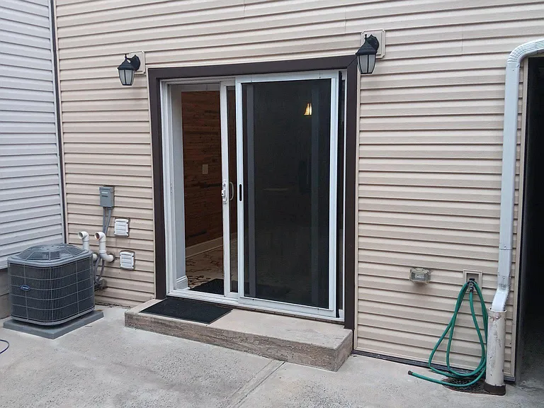 2628 E Harold St — Photo 9