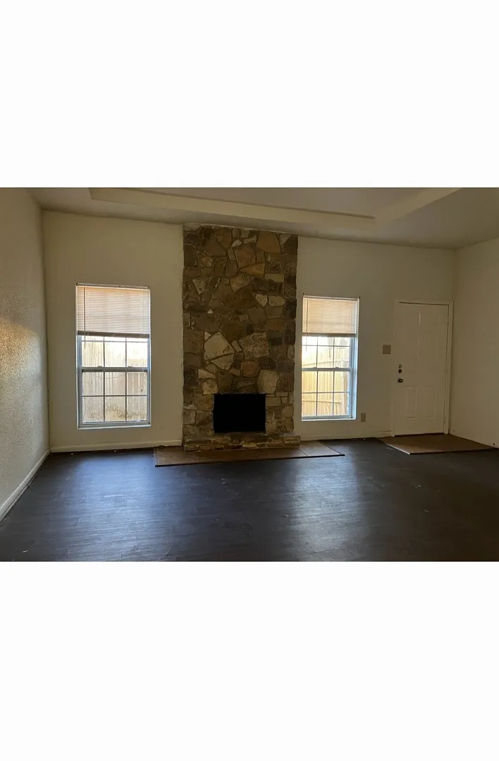 Building Photo - 11205 Shannon Hills Dr