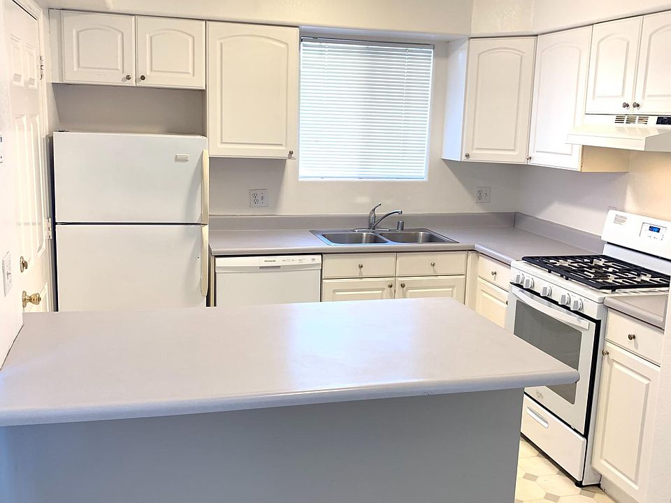 1st image of 2627 Preece St