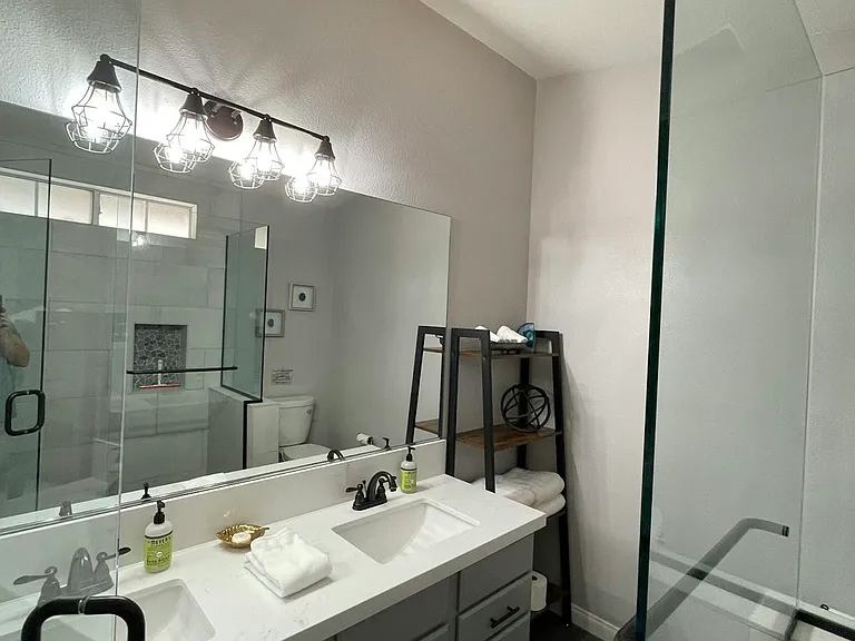 Primary bath