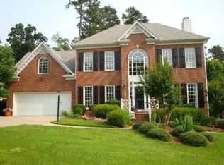 206 Nantucket Dr, Cary, NC 27513