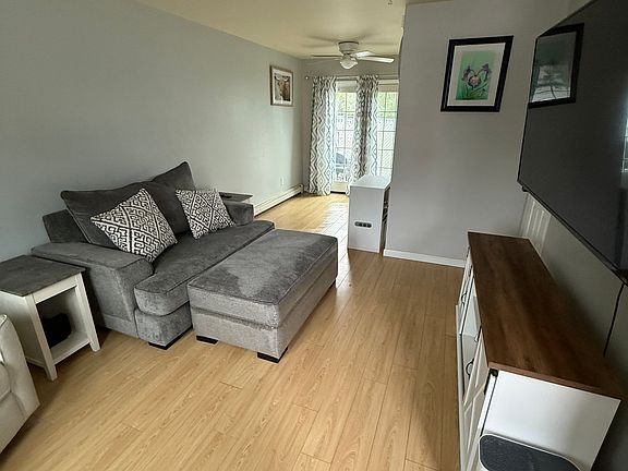 3rd image of 1575 Gillam Way