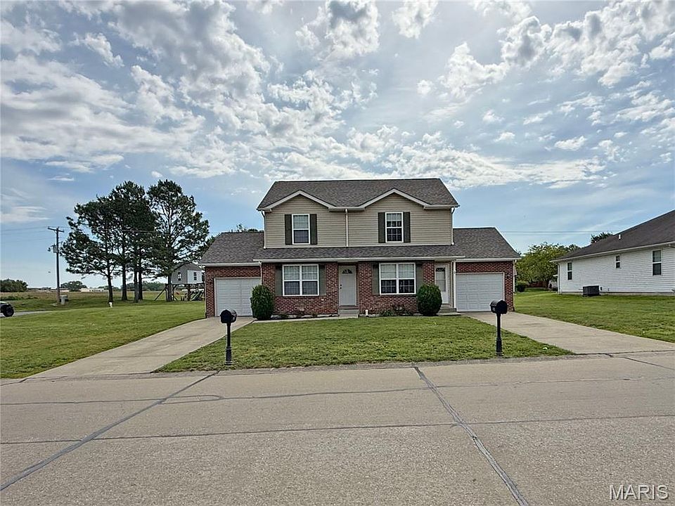 1st image of 800/802 Country Club Dr