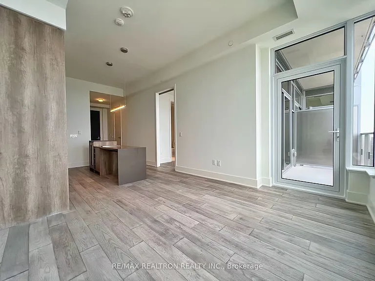 11 Yorkville Ave #6101 — Photo 11