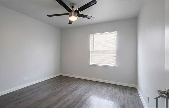 3rd image of 1126 W 110th St #1-4