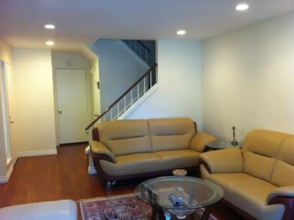 806 Lancaster Dr, Claremont, CA 91711