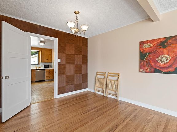 5th image of 447 Briarwood Dr