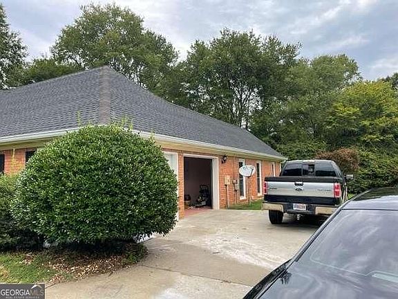 4th image of 100 Heritage Lake Dr
