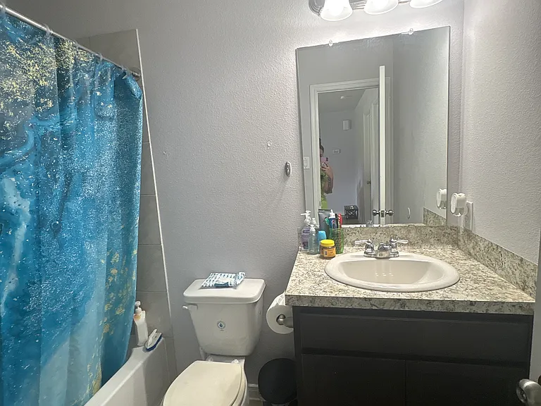 308 E Humble St — Photo 10