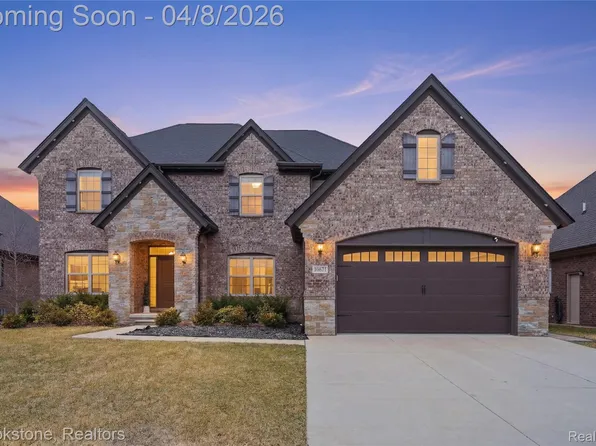 49677 Monarch Dr, Macomb, MI 48044