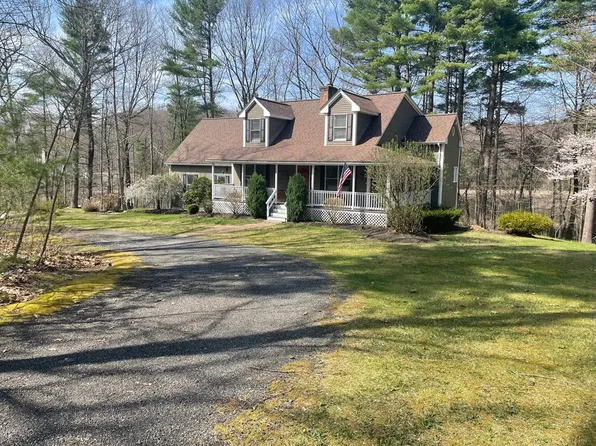 55 Northbridge Rd, Mendon, MA 01756