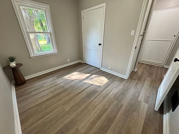 5th image of 547 Reed St