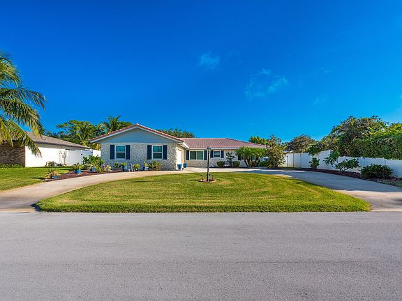 3rd image of 1315 SW 25TH Avenue