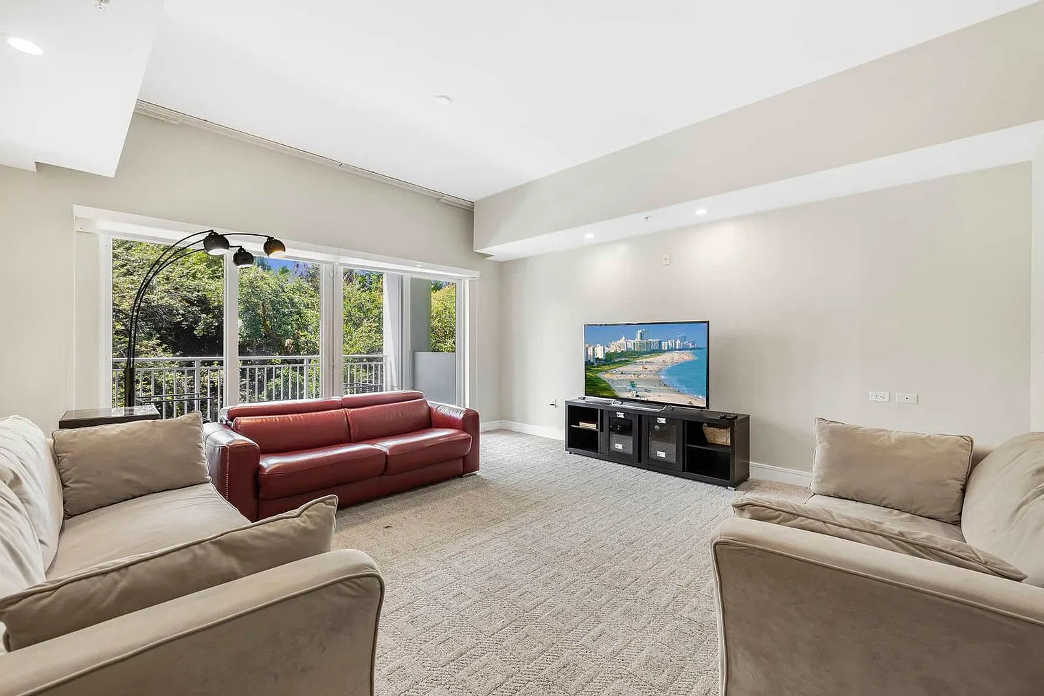 3 bed, 4.0 bath, 2066 sqft, $6,253 — Photo 1