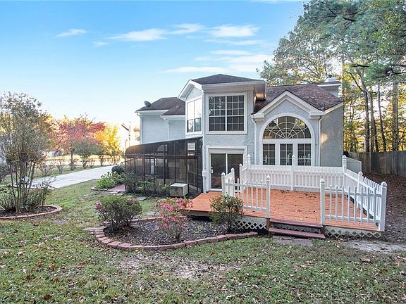 5th image of 135 Harbor Club Ln