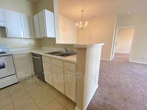 5th image of 1600 Long Grove Dr Unit 713