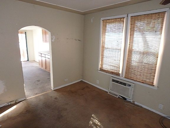 3rd image of 3111 Miller Ave