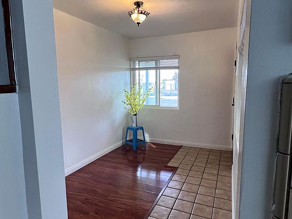 3rd image of 3129 Willard Ave