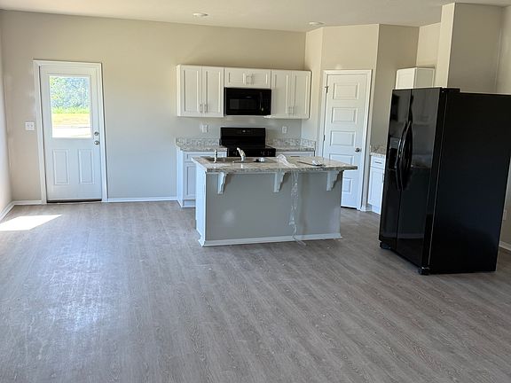4th image of 6710B SW Adoration St