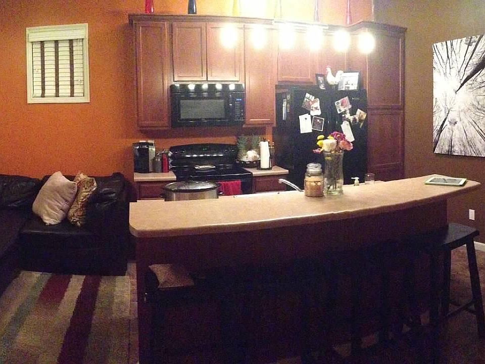 2nd image of 3427 Hiram St