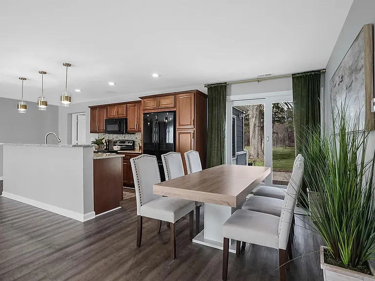 2905 W Hickory Grove Rd — Photo 12
