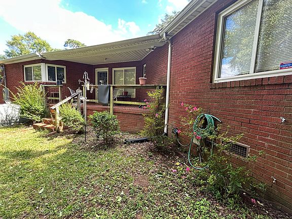 2nd image of 701 Ashmore Dr