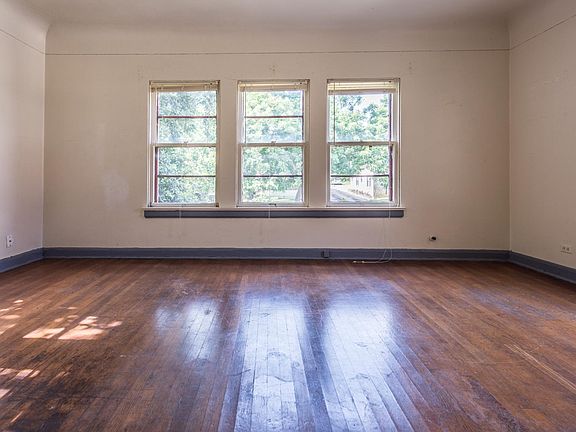 5th image of 152 Harrigan Ct APT 5