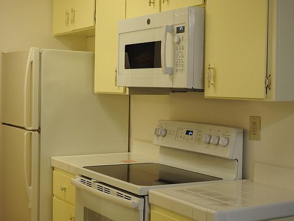 2nd image of 283 Tradewinds Dr APT 3