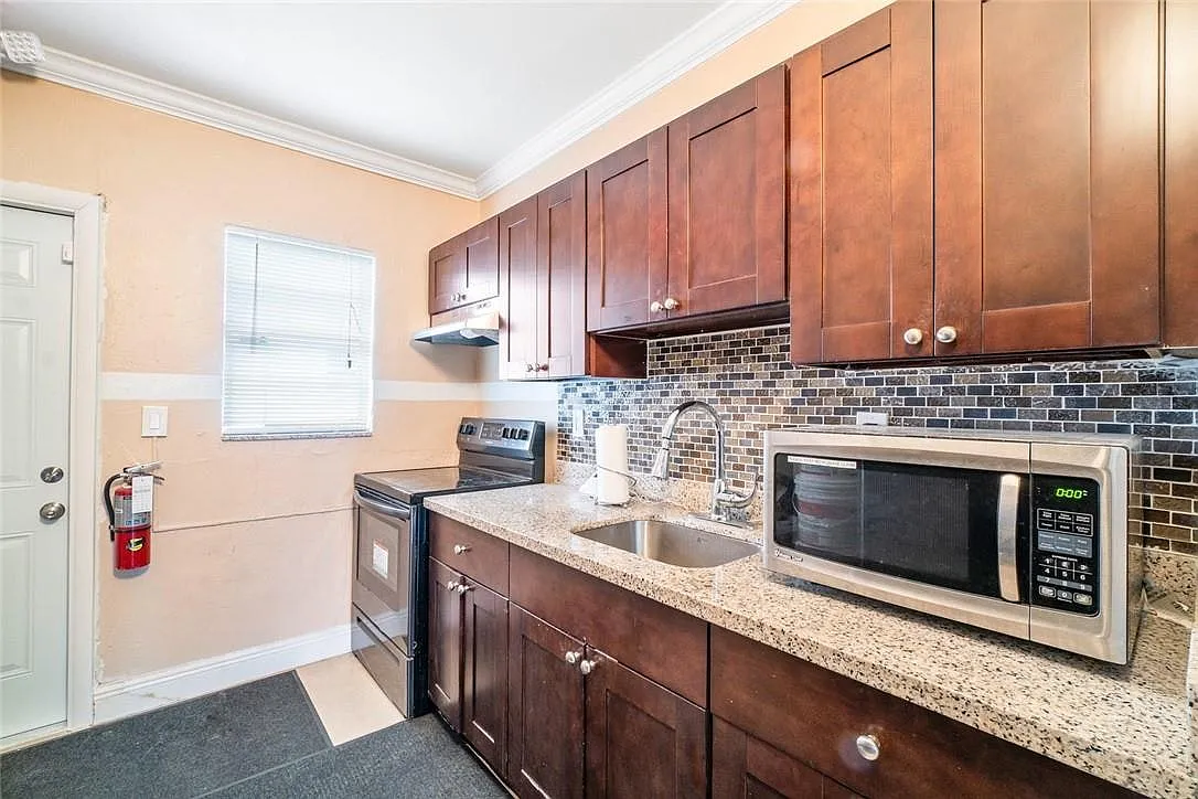 700 Northwest 14th Terrace, Unit 733-1 — Photo 4