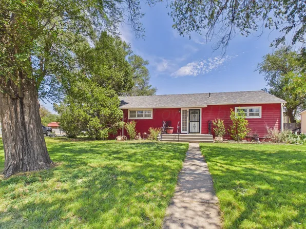 1007 S 2nd St, Stratford, TX 79084