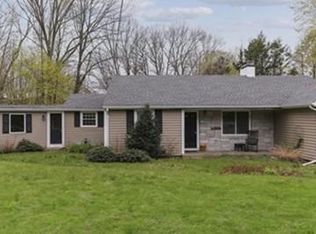 40 Apple Ln, Wrentham, MA 02093