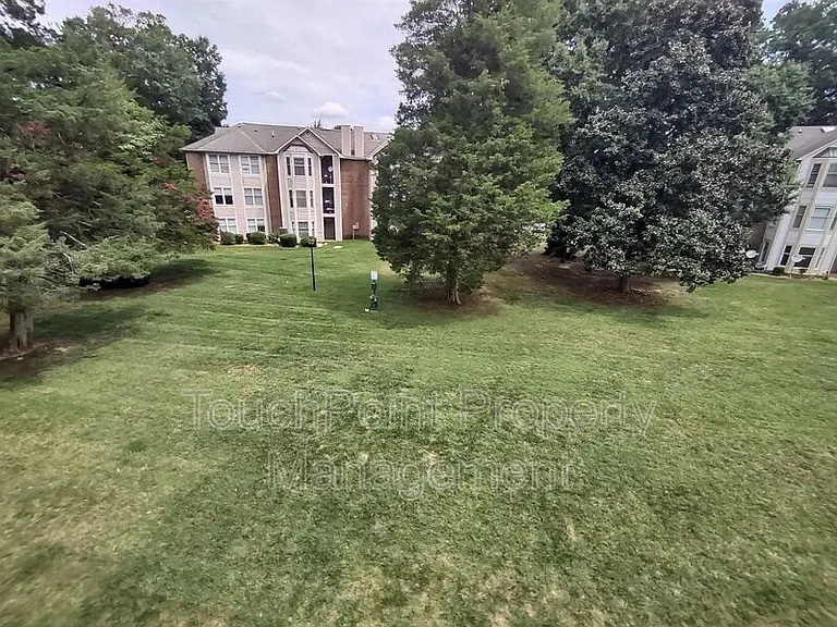 7366 Rose Terrace Ct — Photo 17