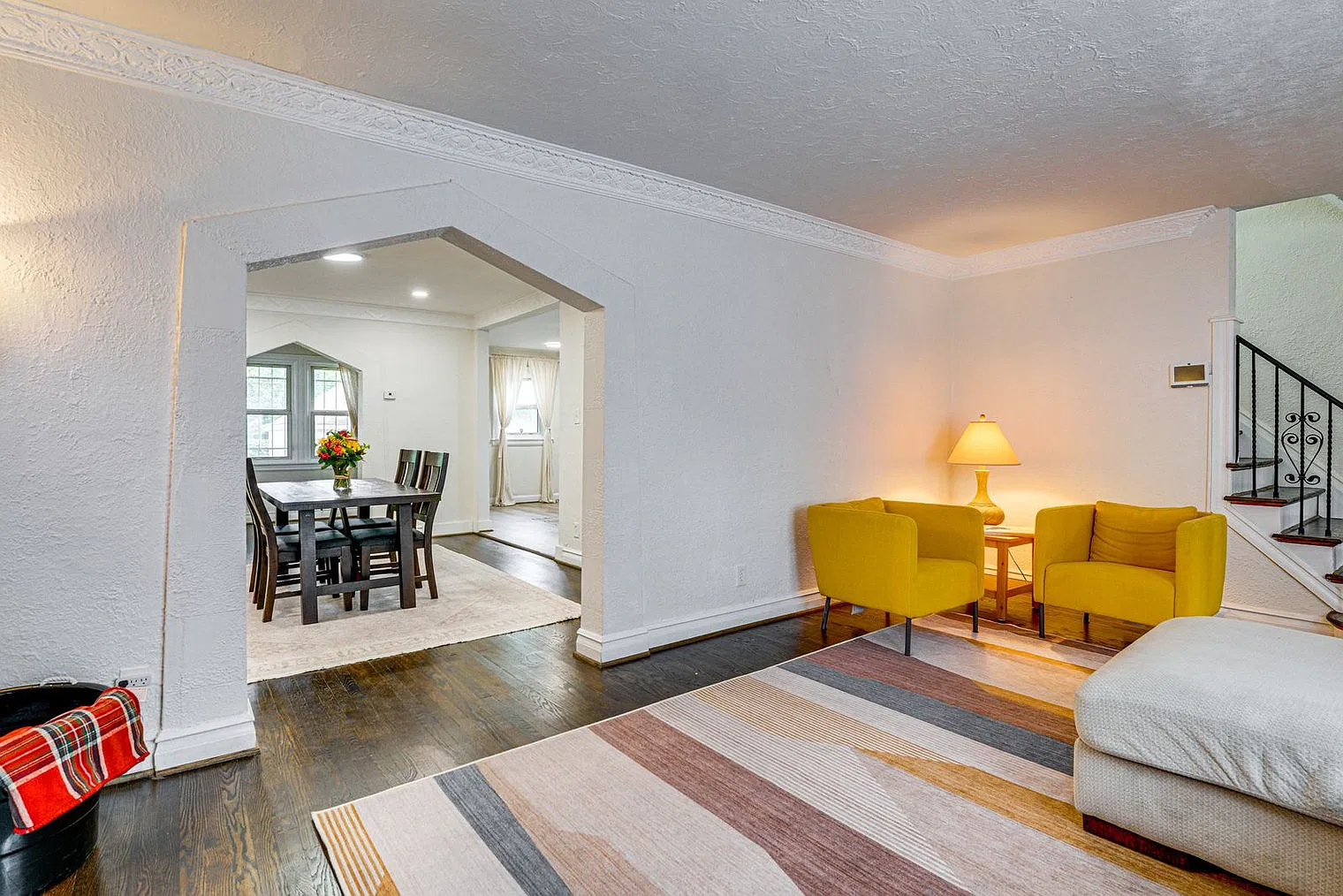 3 bed, 1.0 bath, 1862 sqft, $3,864 — Photo 4