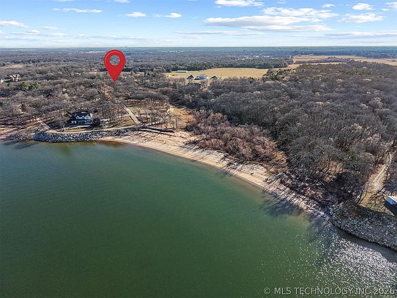 2nd image of 59 Hickory St