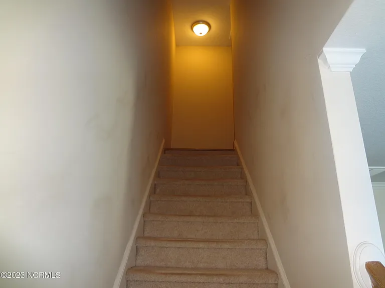 205 S Pointe Dr #B — Photo 26