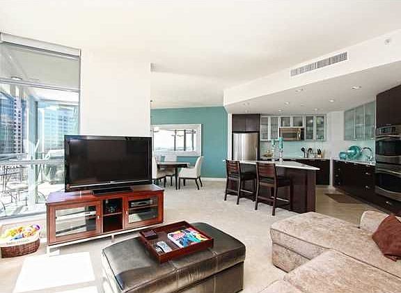 Living Room - Kitchen View