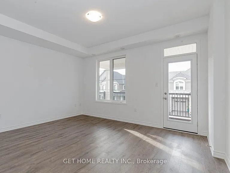 1909 Thames Cir — Photo 16