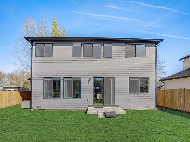 124 Homer Ave SW — Photo 4