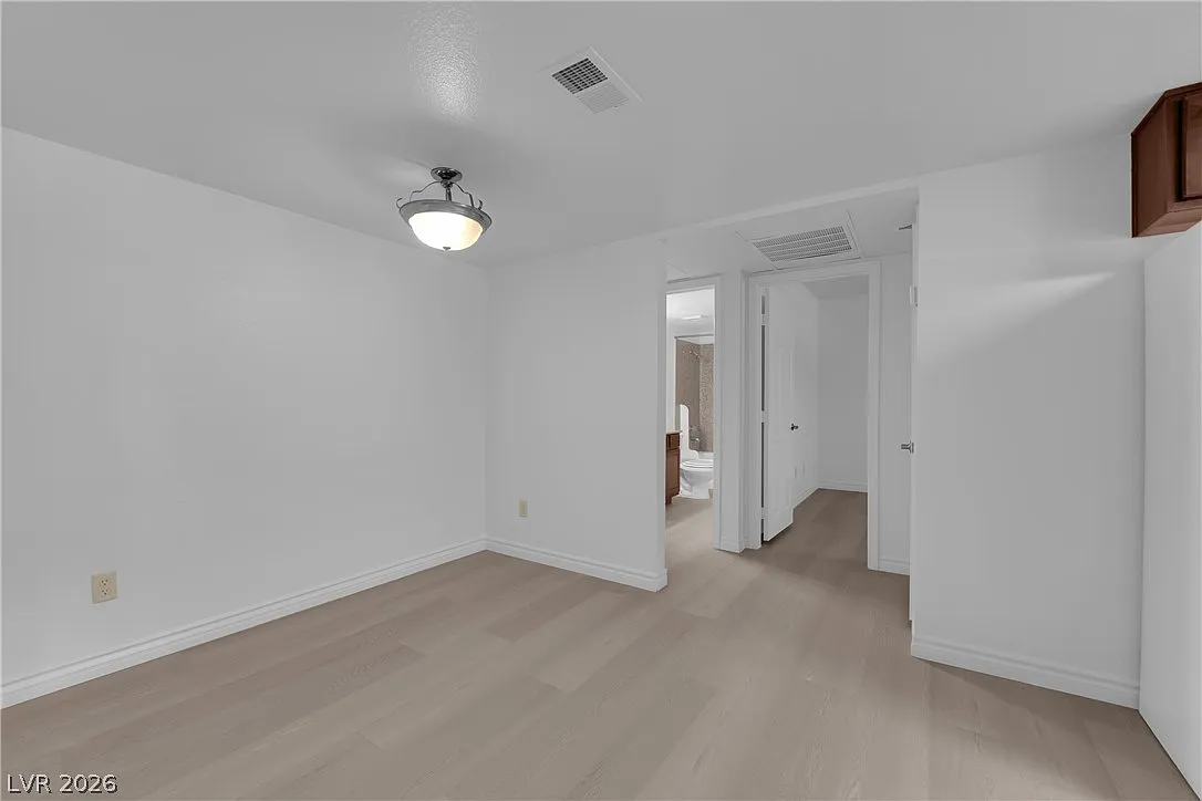 1 bed, 1.0 bath, 700 sqft, $1,200 — Photo 4