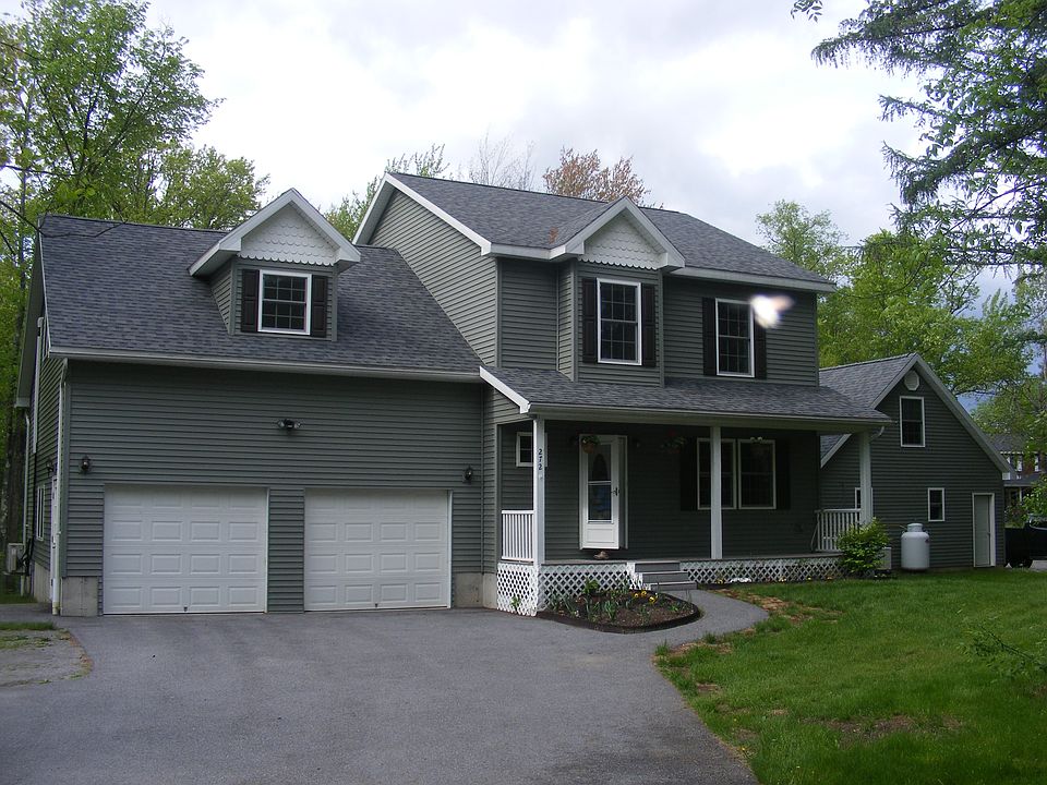 includes separate in-law apt