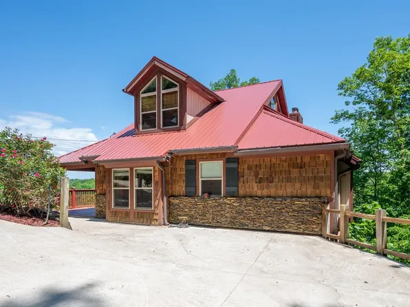 561 Summit Ln, Ellijay, GA 30540