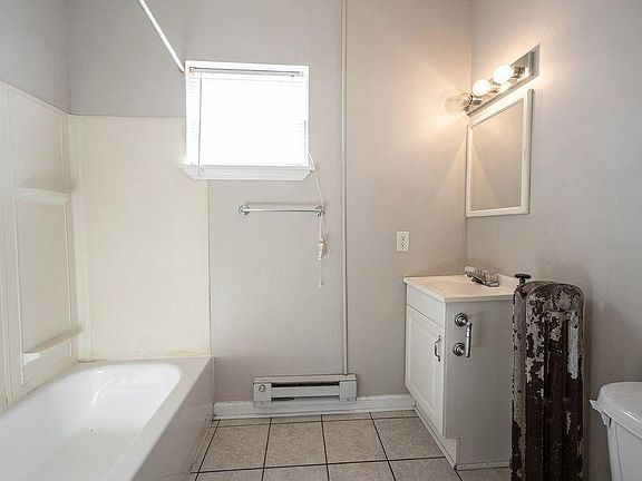 3rd image of 1531 S Talbott St APT 14