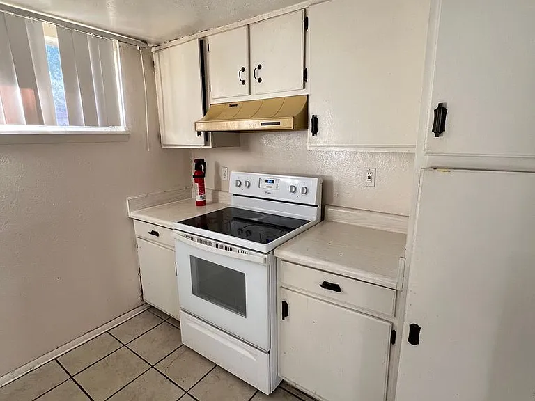 1831 Warringwood Dr #C-4 — Photo 4