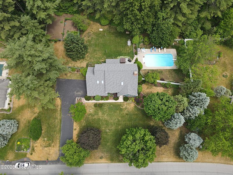 2nd image of 30 Fox Hollow Lane