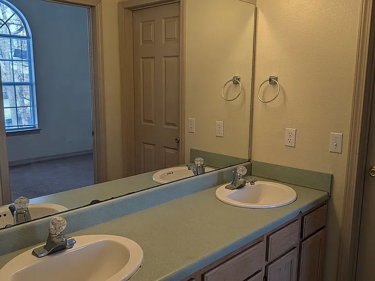 540 Abby Ln #8 — Photo 10