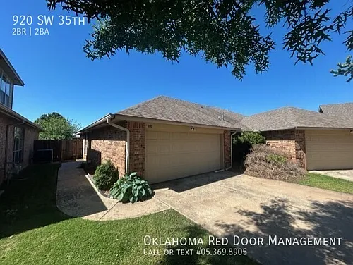 920 SW 35th St Photo 1