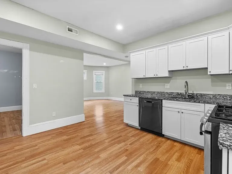 25 Howes St #3 — Photo 12