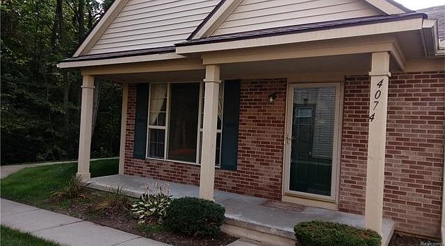 1st image of 4074 Stonebridge Dr #1