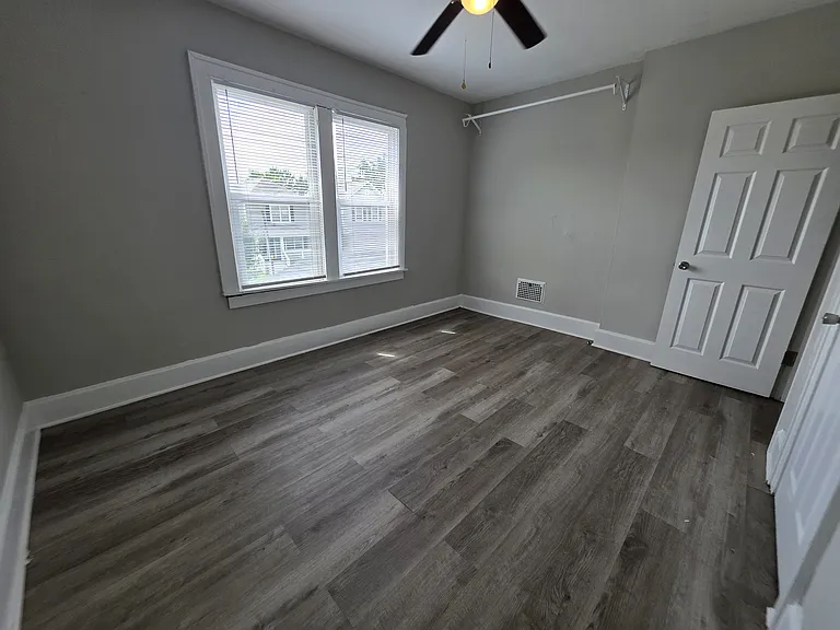 826 Leona Ave — Photo 26