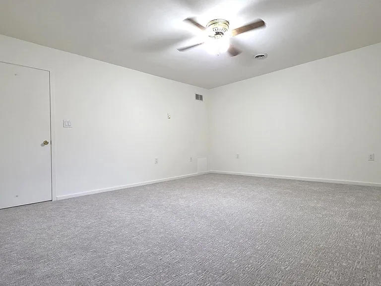 25 Village Dr — Photo 31